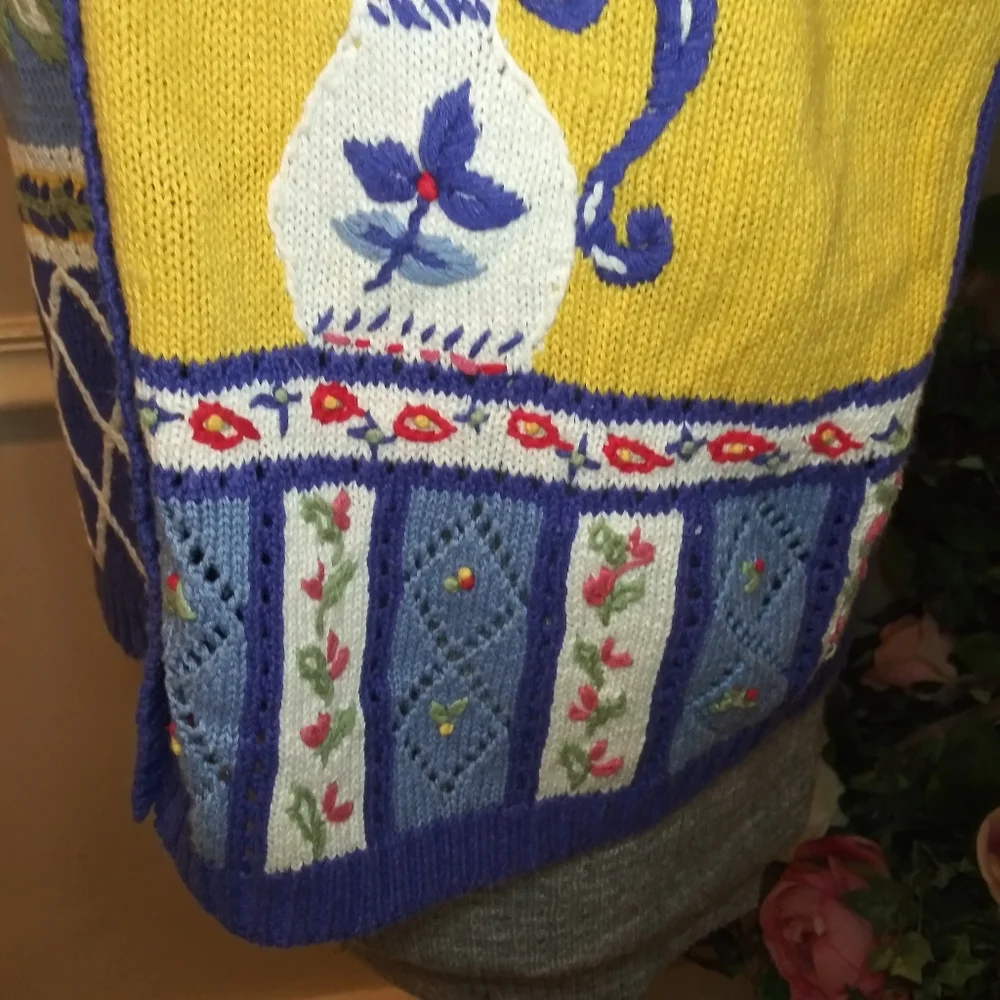Vintage Napa Valley Cottagecore Blue & Yellow Floral Embroidered Sweater Vest - Picture 8 of 12